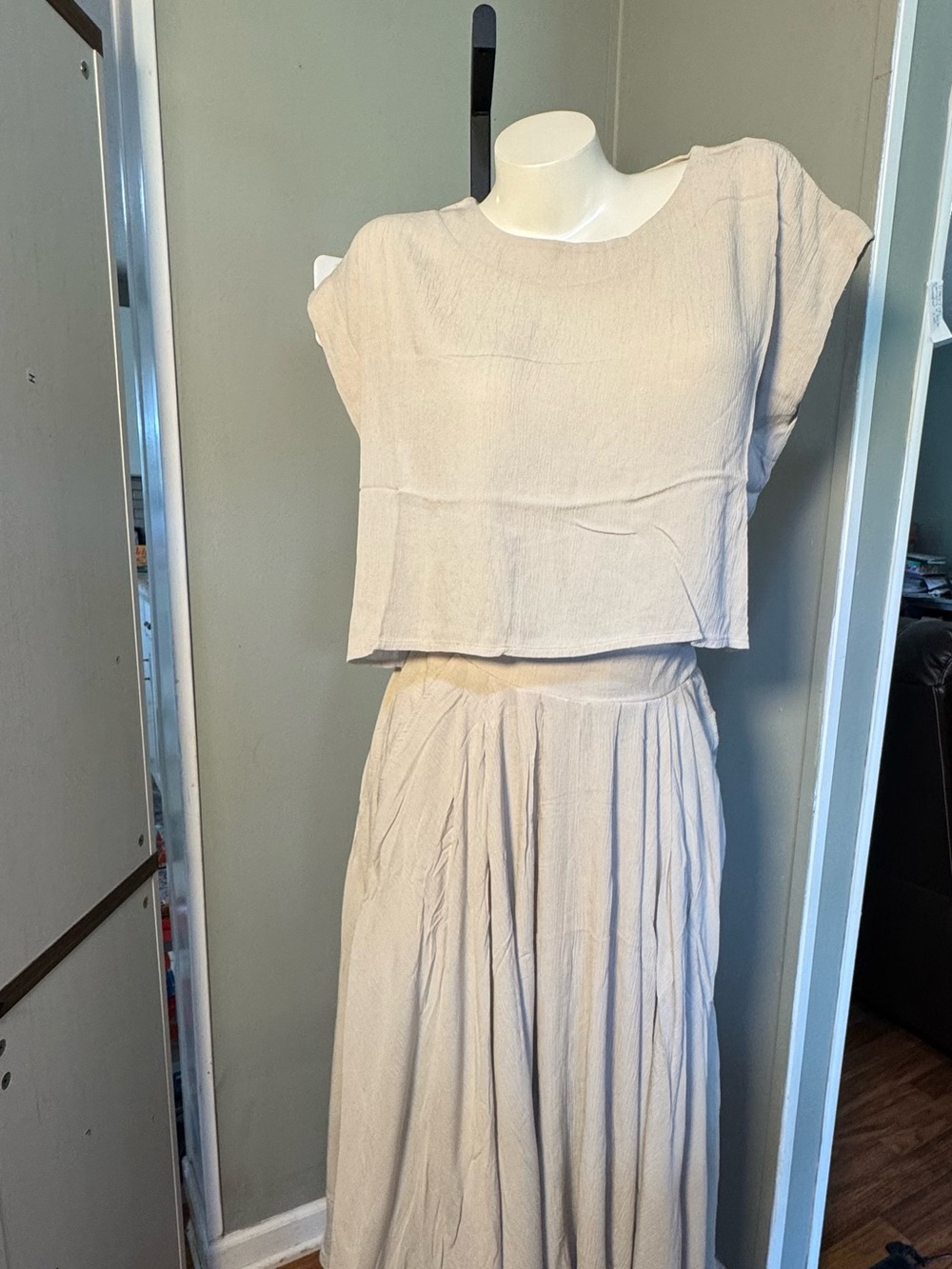 NWOT Zenana Sand Beige Women's Flowing Maxi Skirt and top- Brand Unknown - Picture 4 of 7